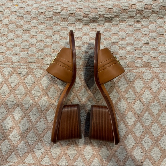 Tory Burch Short Heel Leather sandals - Picture 4 of 9